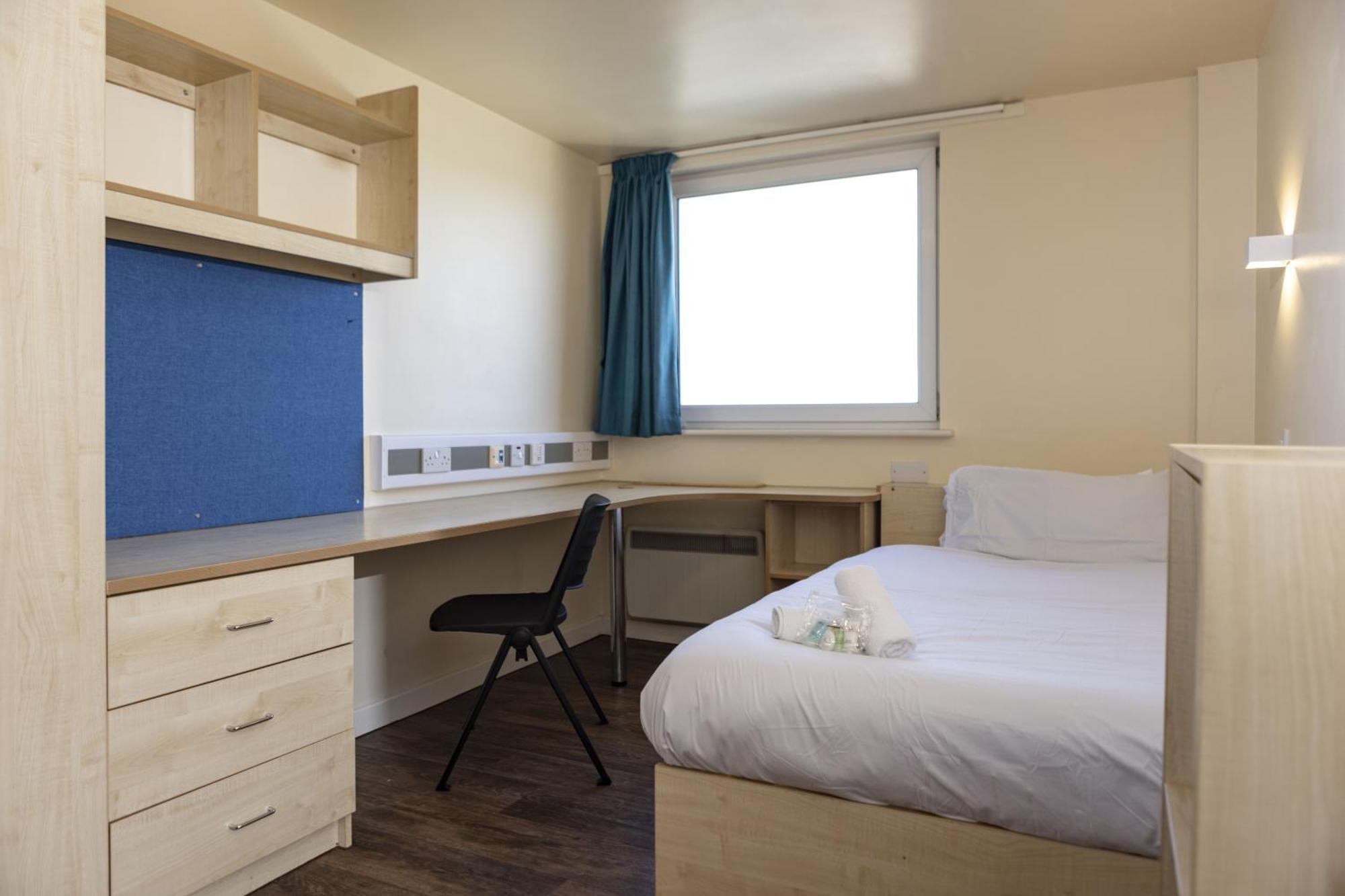 Burley Road Aparthotel Leeds  Exterior photo